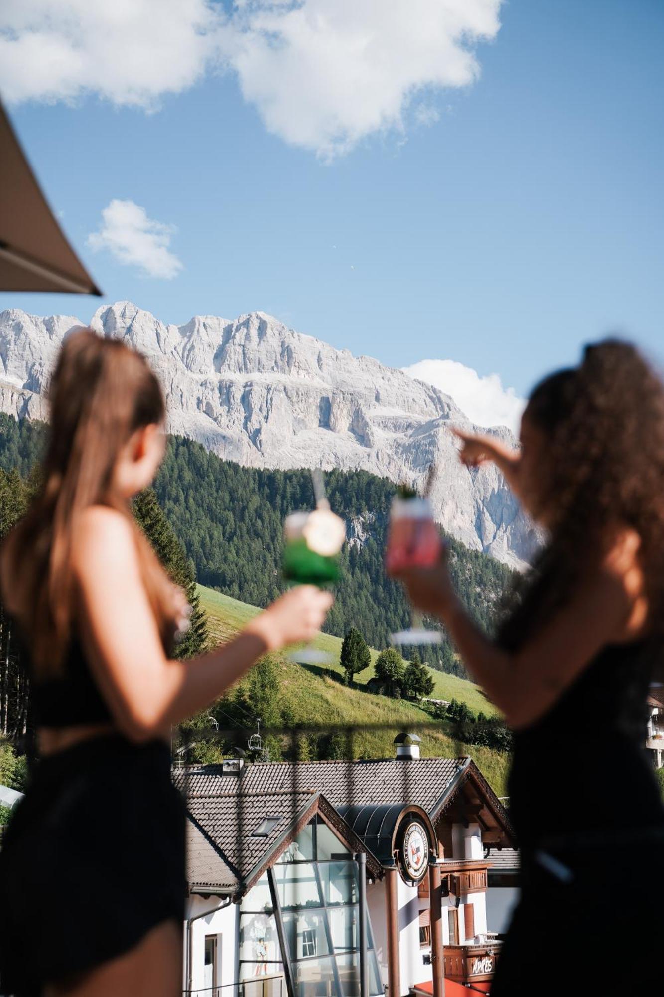 Hotel Sun Valley Σέλβα ντι Βαλ Γκαρντένα Εξωτερικό φωτογραφία