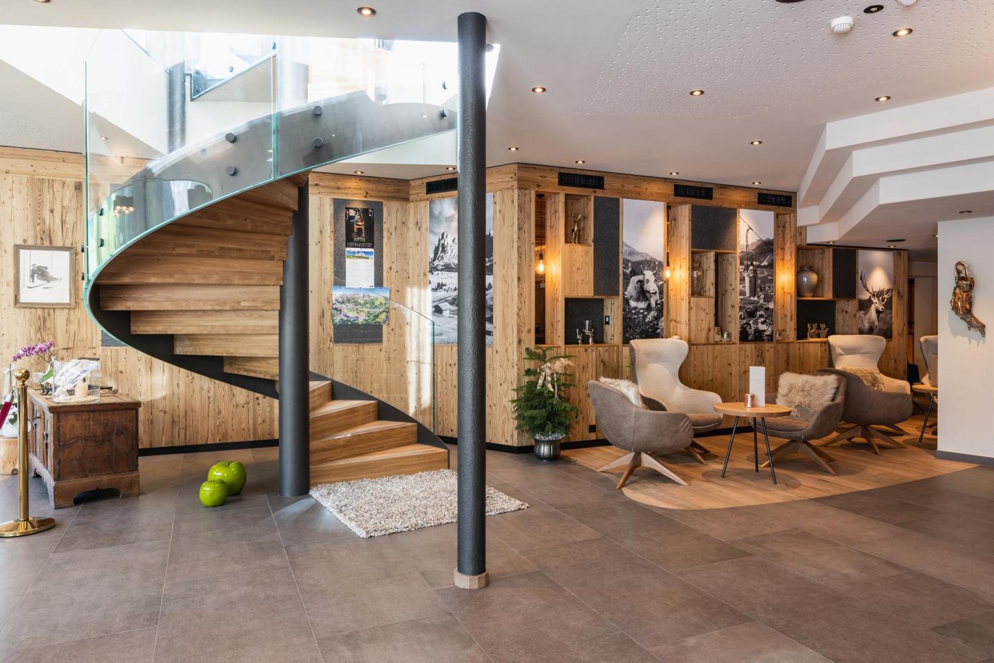 Hotel Sun Valley Σέλβα ντι Βαλ Γκαρντένα Εξωτερικό φωτογραφία