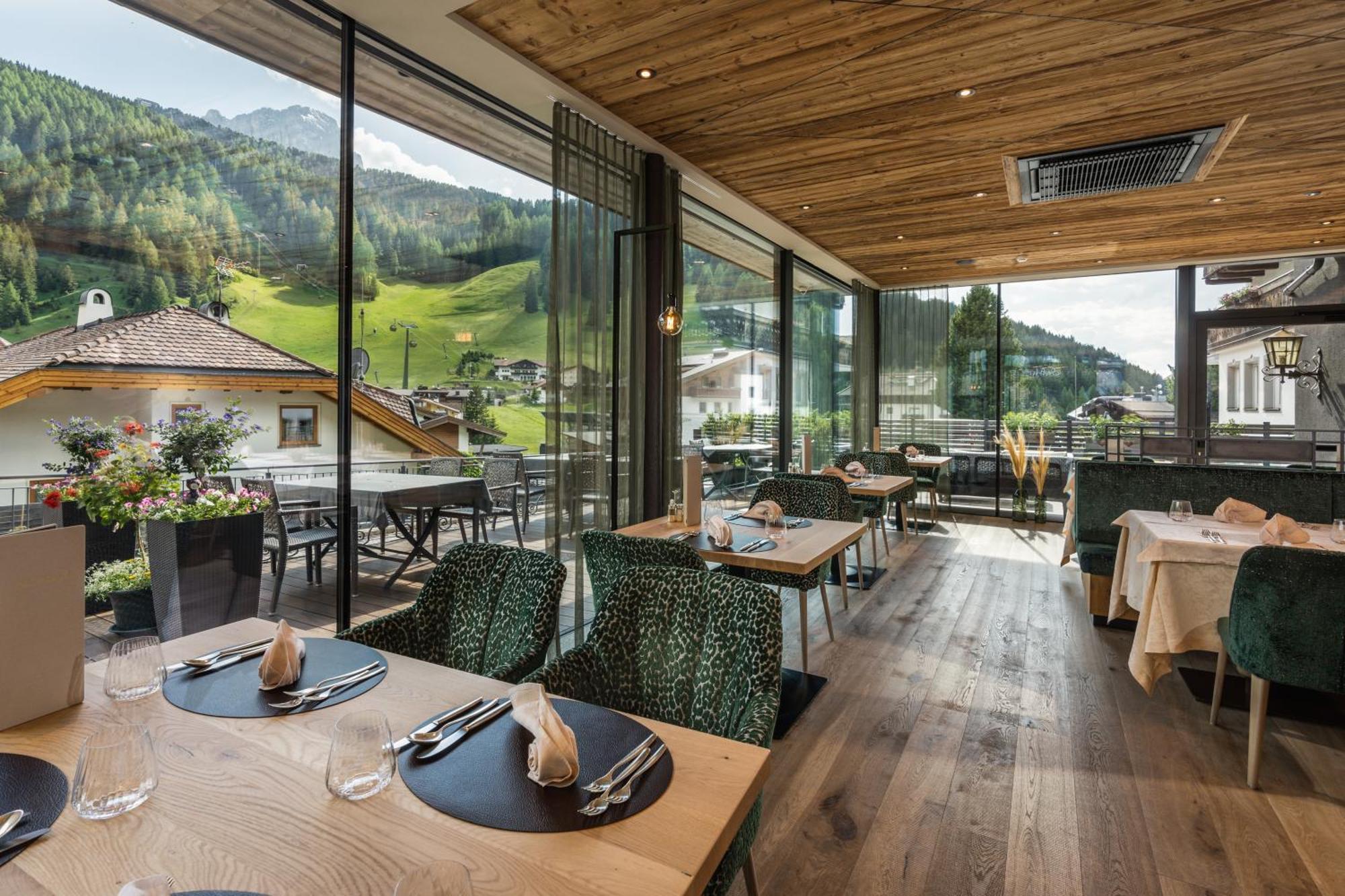 Hotel Sun Valley Σέλβα ντι Βαλ Γκαρντένα Εξωτερικό φωτογραφία